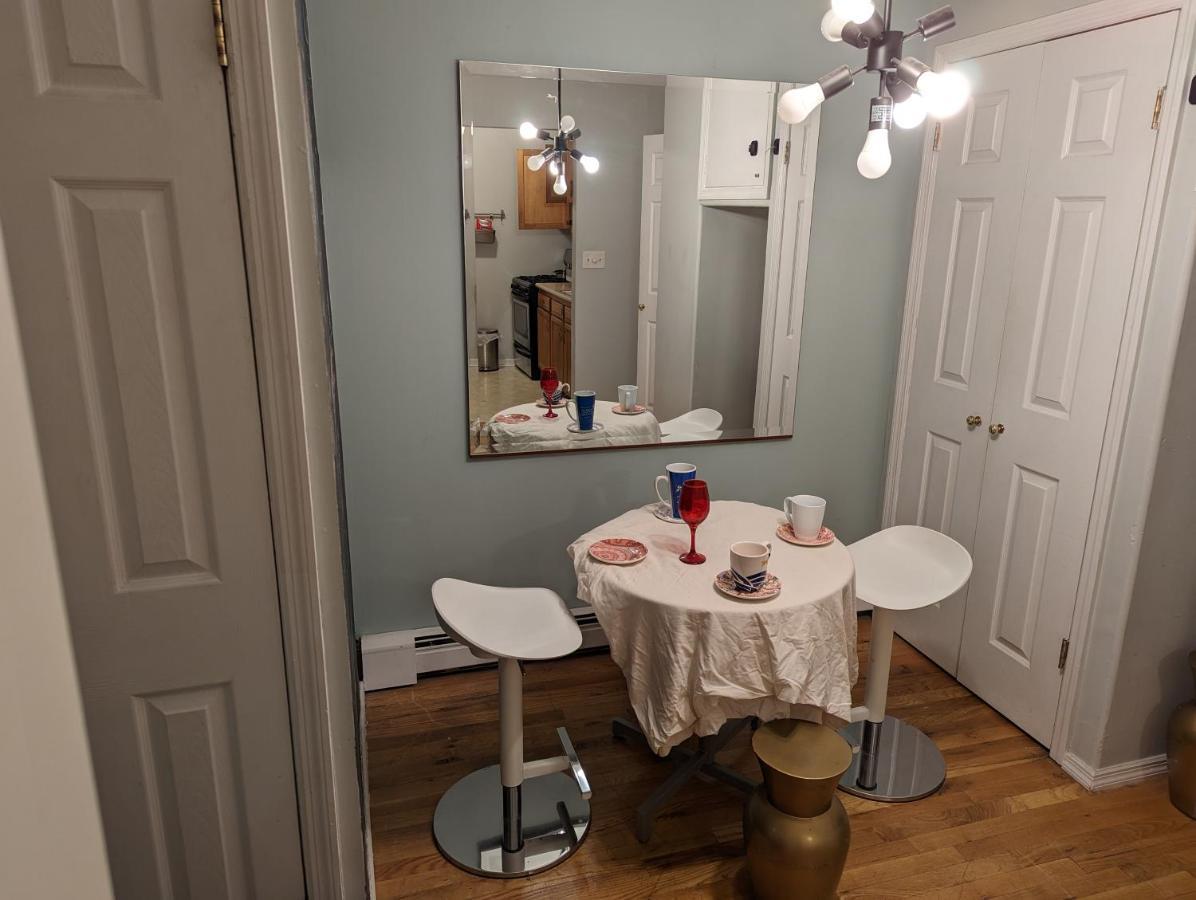 Central & Affordable Williamsburg Small Room New York Extérieur photo